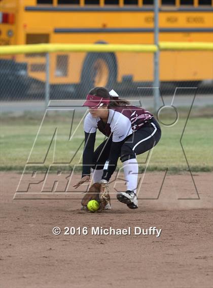 Thumbnail 2 in Independence vs. Tehachapi (CIF CS Semifinal) photogallery.