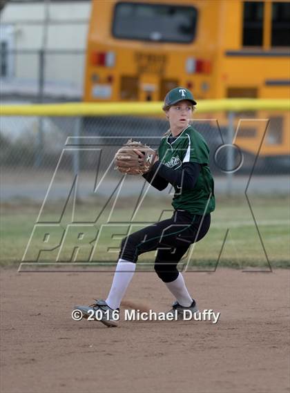 Thumbnail 2 in Independence vs. Tehachapi (CIF CS Semifinal) photogallery.