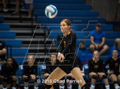 Thumbnail 2 in Crandall @ Rains photogallery.