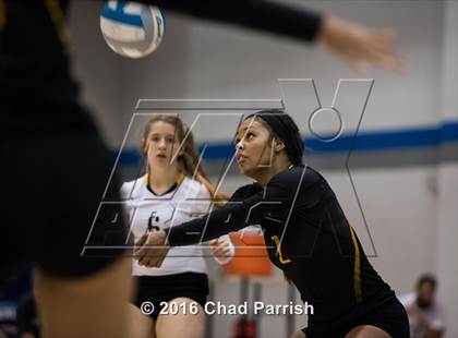 Thumbnail 2 in Crandall @ Rains photogallery.