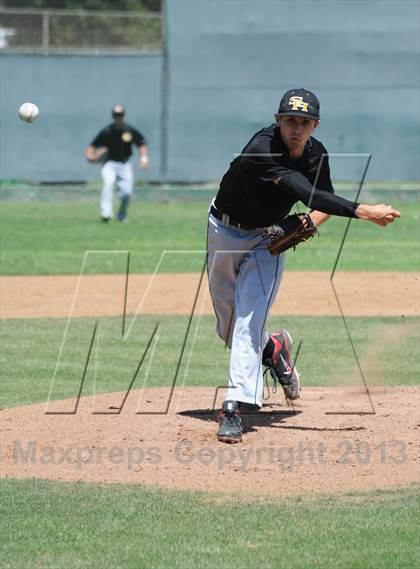 Thumbnail 2 in Sunny Hills vs. Fullerton photogallery.