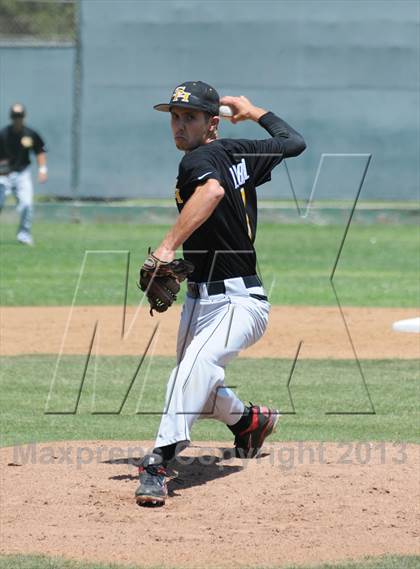 Thumbnail 3 in Sunny Hills vs. Fullerton photogallery.