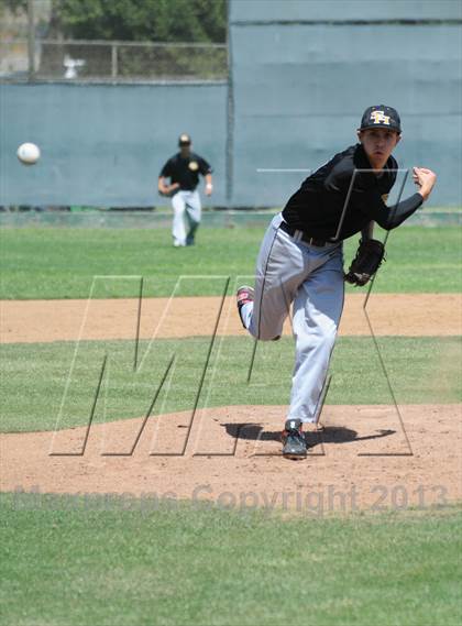 Thumbnail 3 in Sunny Hills vs. Fullerton photogallery.