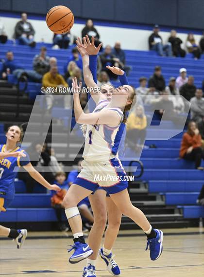 Thumbnail 3 in Lewis County vs. Wren (Low Country Invitational) photogallery.