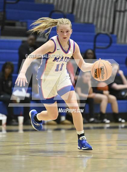 Thumbnail 2 in Lewis County vs. Wren (Low Country Invitational) photogallery.