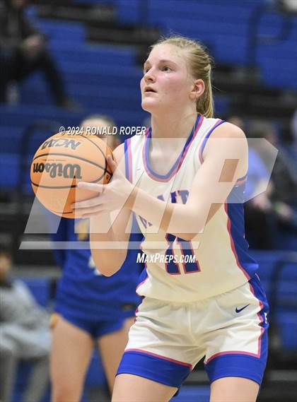 Thumbnail 3 in Lewis County vs. Wren (Low Country Invitational) photogallery.