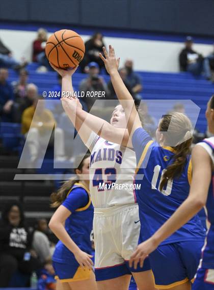 Thumbnail 1 in Lewis County vs. Wren (Low Country Invitational) photogallery.