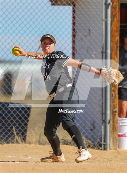 Thumbnail 1 in Roosevelt vs. D'Evelyn (CHSAA 4A Region 6 Playoff) photogallery.