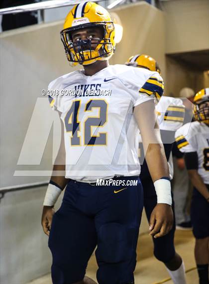 Thumbnail 3 in Lamar vs. Duncanville  (UIL 6A Regional Playoff) photogallery.