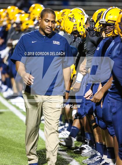 Thumbnail 3 in Lamar vs. Duncanville  (UIL 6A Regional Playoff) photogallery.