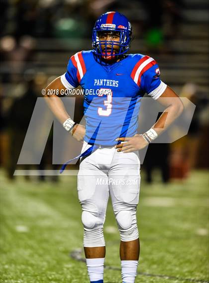 Thumbnail 3 in Lamar vs. Duncanville  (UIL 6A Regional Playoff) photogallery.