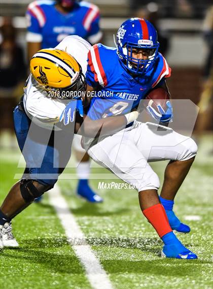 Thumbnail 3 in Lamar vs. Duncanville  (UIL 6A Regional Playoff) photogallery.