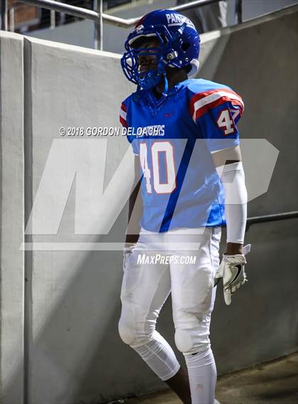 Thumbnail 2 in Lamar vs. Duncanville  (UIL 6A Regional Playoff) photogallery.