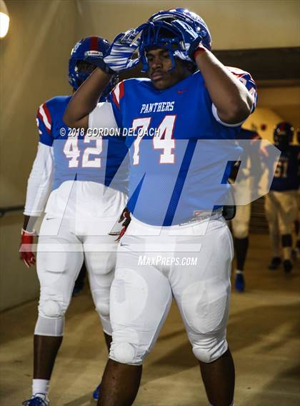 Thumbnail 1 in Lamar vs. Duncanville  (UIL 6A Regional Playoff) photogallery.