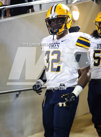 Thumbnail 1 in Lamar vs. Duncanville  (UIL 6A Regional Playoff) photogallery.
