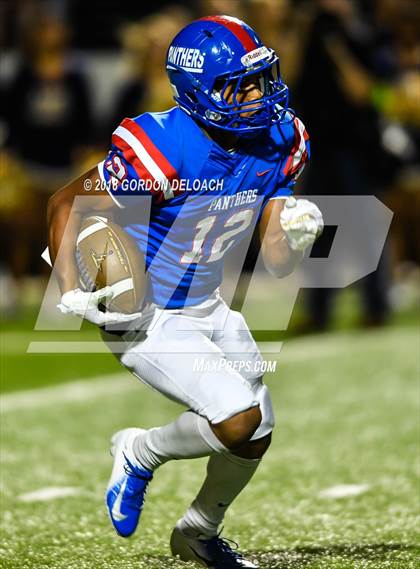 Thumbnail 3 in Lamar vs. Duncanville  (UIL 6A Regional Playoff) photogallery.