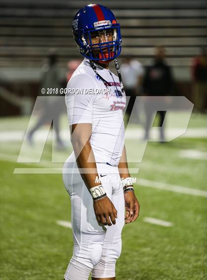 Thumbnail 3 in Lamar vs. Duncanville  (UIL 6A Regional Playoff) photogallery.