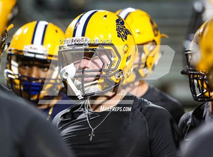 Thumbnail 3 in Lamar vs. Duncanville  (UIL 6A Regional Playoff) photogallery.