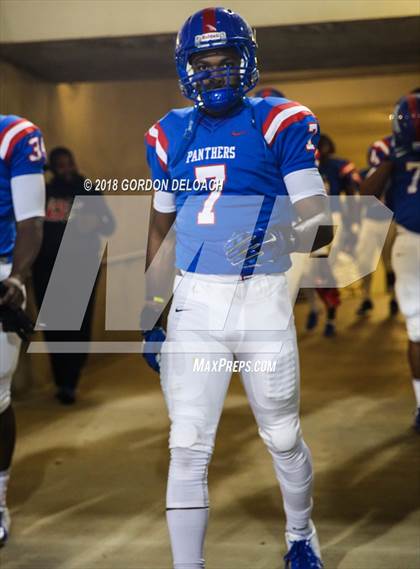 Thumbnail 3 in Lamar vs. Duncanville  (UIL 6A Regional Playoff) photogallery.