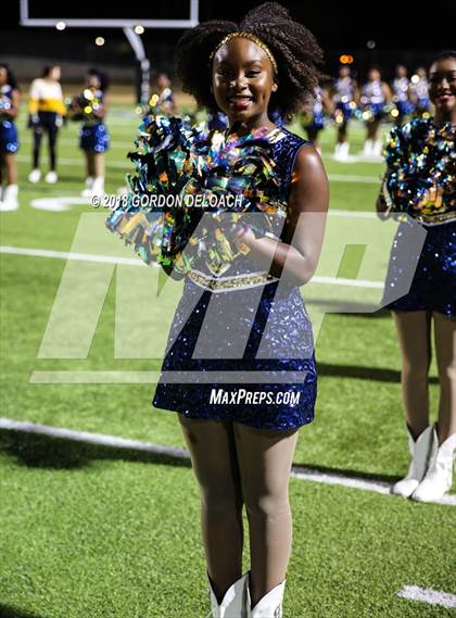 Thumbnail 2 in Lamar vs. Duncanville  (UIL 6A Regional Playoff) photogallery.