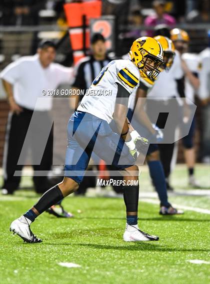 Thumbnail 3 in Lamar vs. Duncanville  (UIL 6A Regional Playoff) photogallery.