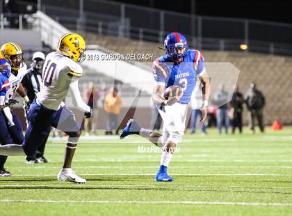 Thumbnail 1 in Lamar vs. Duncanville  (UIL 6A Regional Playoff) photogallery.