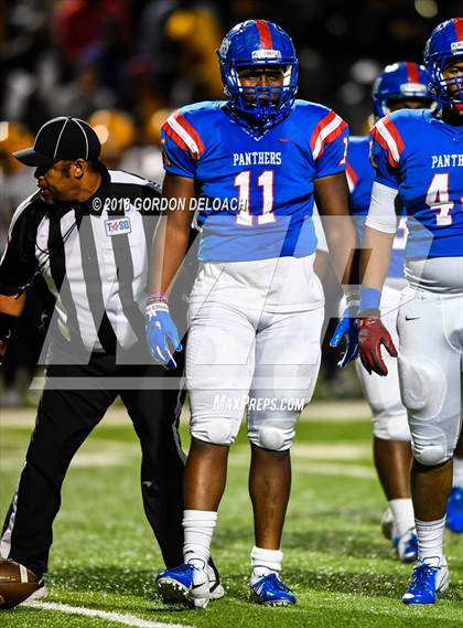 Thumbnail 2 in Lamar vs. Duncanville  (UIL 6A Regional Playoff) photogallery.