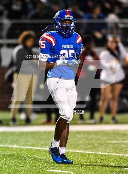 Thumbnail 3 in Lamar vs. Duncanville  (UIL 6A Regional Playoff) photogallery.
