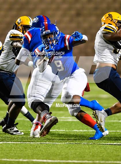 Thumbnail 1 in Lamar vs. Duncanville  (UIL 6A Regional Playoff) photogallery.