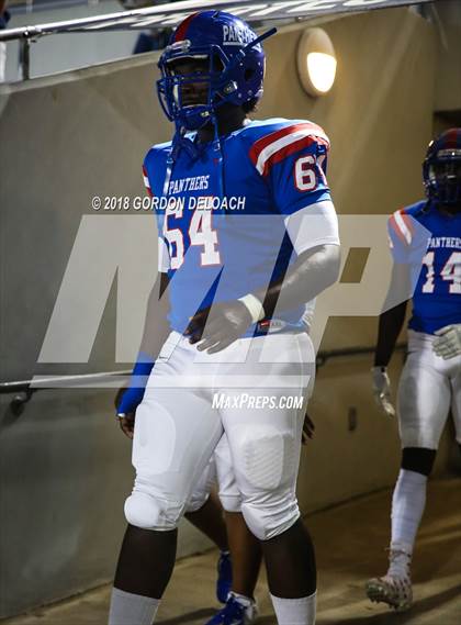 Thumbnail 1 in Lamar vs. Duncanville  (UIL 6A Regional Playoff) photogallery.