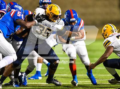 Thumbnail 2 in Lamar vs. Duncanville  (UIL 6A Regional Playoff) photogallery.
