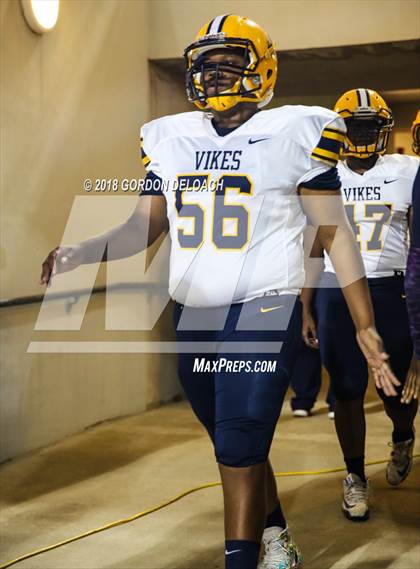 Thumbnail 3 in Lamar vs. Duncanville  (UIL 6A Regional Playoff) photogallery.
