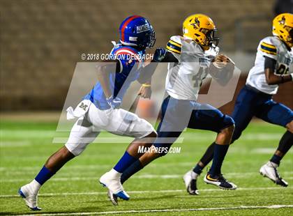 Thumbnail 2 in Lamar vs. Duncanville  (UIL 6A Regional Playoff) photogallery.