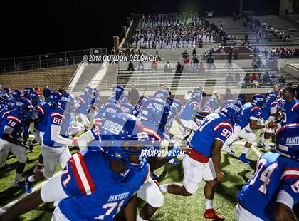 Thumbnail 1 in Lamar vs. Duncanville  (UIL 6A Regional Playoff) photogallery.