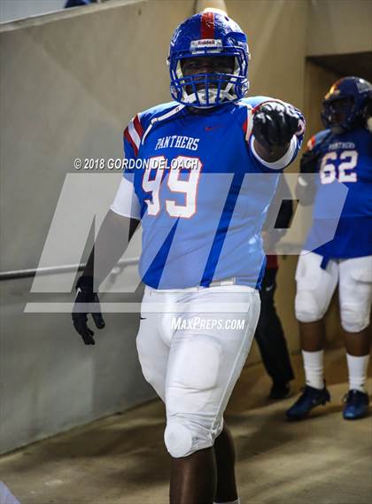 Thumbnail 3 in Lamar vs. Duncanville  (UIL 6A Regional Playoff) photogallery.