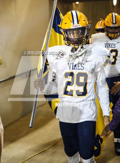 Thumbnail 2 in Lamar vs. Duncanville  (UIL 6A Regional Playoff) photogallery.