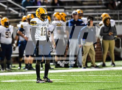 Thumbnail 3 in Lamar vs. Duncanville  (UIL 6A Regional Playoff) photogallery.