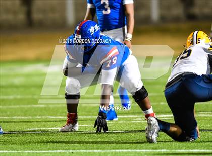 Thumbnail 3 in Lamar vs. Duncanville  (UIL 6A Regional Playoff) photogallery.