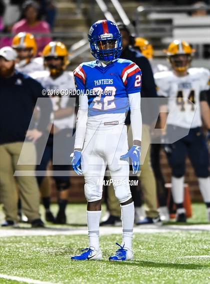 Thumbnail 3 in Lamar vs. Duncanville  (UIL 6A Regional Playoff) photogallery.