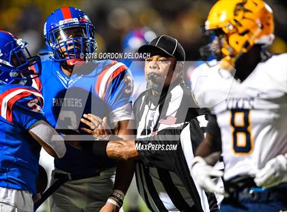 Thumbnail 3 in Lamar vs. Duncanville  (UIL 6A Regional Playoff) photogallery.