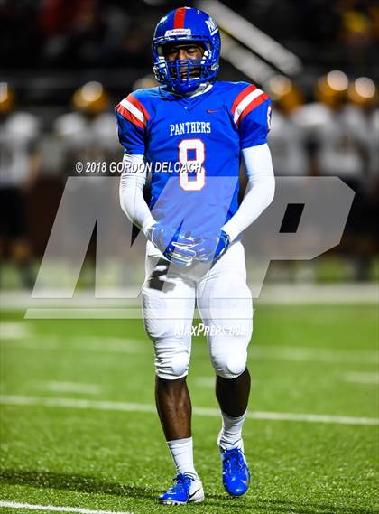 Thumbnail 2 in Lamar vs. Duncanville  (UIL 6A Regional Playoff) photogallery.