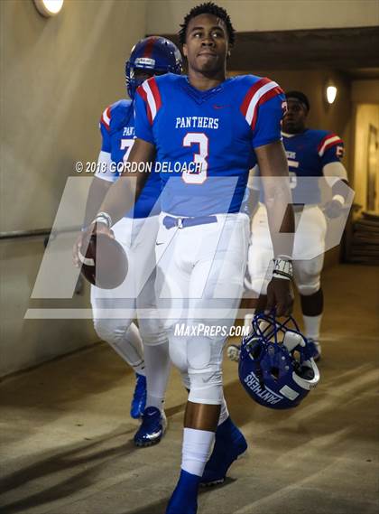 Thumbnail 3 in Lamar vs. Duncanville  (UIL 6A Regional Playoff) photogallery.