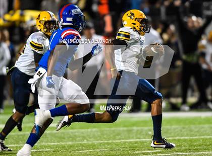 Thumbnail 1 in Lamar vs. Duncanville  (UIL 6A Regional Playoff) photogallery.