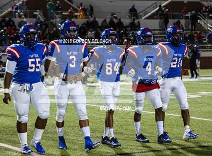 Thumbnail 3 in Lamar vs. Duncanville  (UIL 6A Regional Playoff) photogallery.