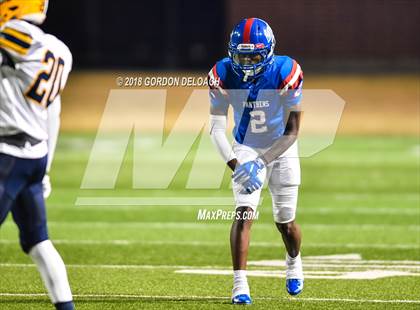 Thumbnail 2 in Lamar vs. Duncanville  (UIL 6A Regional Playoff) photogallery.