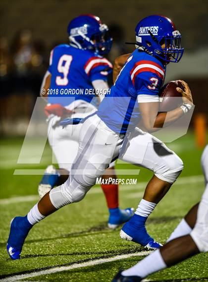 Thumbnail 1 in Lamar vs. Duncanville  (UIL 6A Regional Playoff) photogallery.