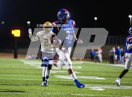 Thumbnail 2 in Lamar vs. Duncanville  (UIL 6A Regional Playoff) photogallery.