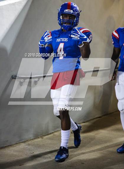 Thumbnail 3 in Lamar vs. Duncanville  (UIL 6A Regional Playoff) photogallery.