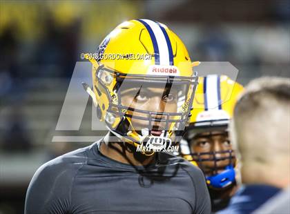 Thumbnail 1 in Lamar vs. Duncanville  (UIL 6A Regional Playoff) photogallery.