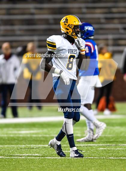 Thumbnail 1 in Lamar vs. Duncanville  (UIL 6A Regional Playoff) photogallery.